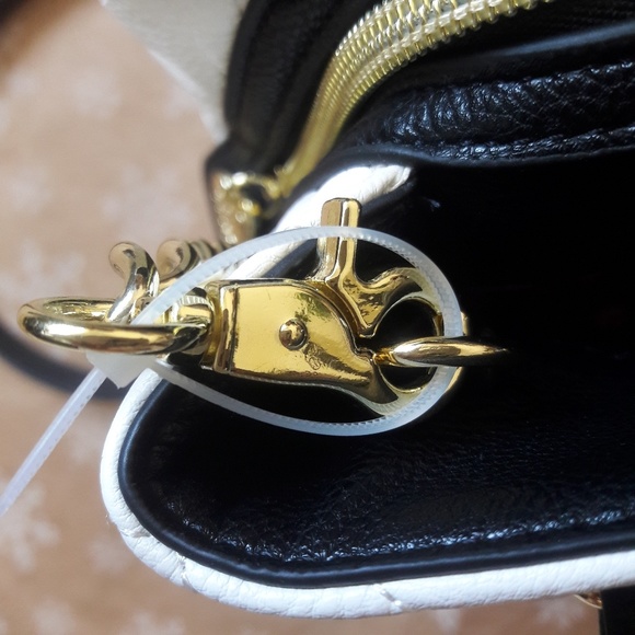 NWT Betsey Johnson Bow Bucket Sholder Bag Purse - Picture 3 of 8